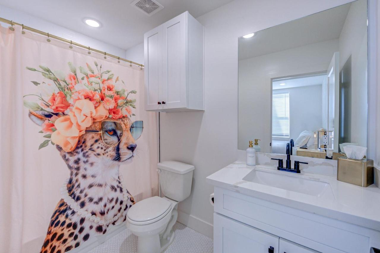 Royal Cheetah Apartment Galveston